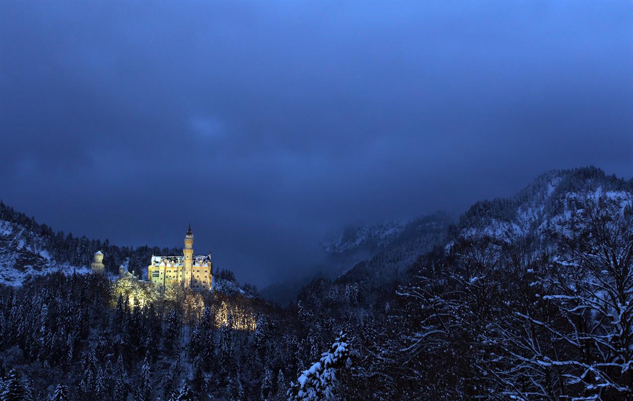 Schloss Neuschwanstein zur blauen Stunde