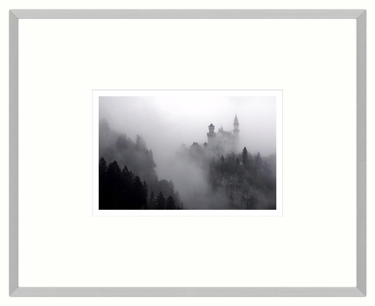 Schloss Neuschwanstein im Nebel